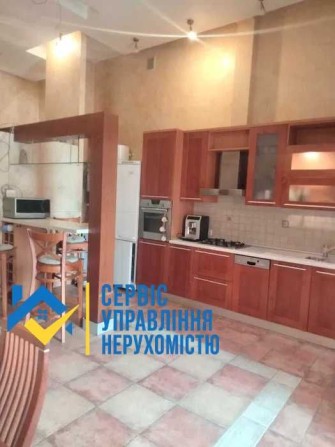 Сдам большую  300м. квартиру в центре - фото 1