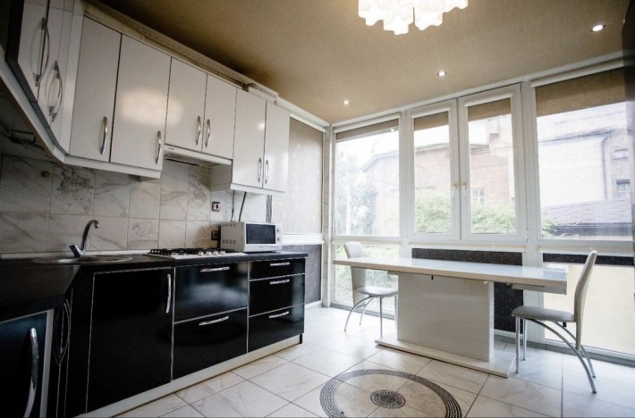 Аренда 4 ком квартиры, 90 м2 Центр , Никольский,Исторический музей - фото 1