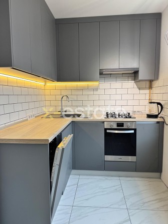 Здам сучасну квартиру в центрі міста - фото 1