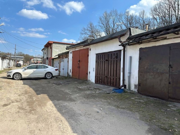 Гараж продається на Максимовича 11 - фото 1
