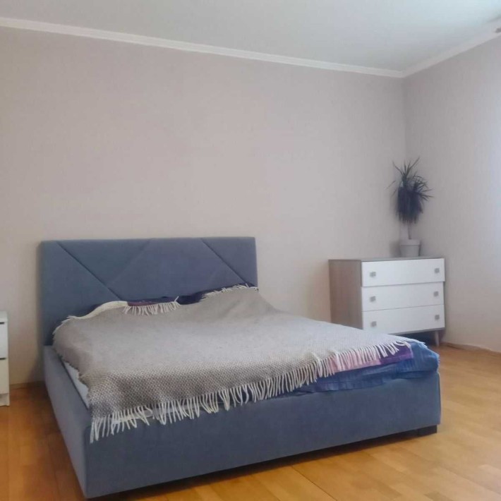 Двокімнатна біля метро Голосіївська - фото 1