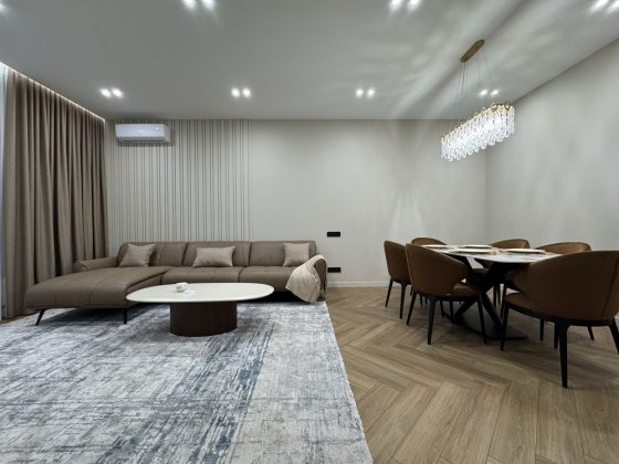 Без% оренда нової квартири 62 м у Трініті Печерськ є генератор