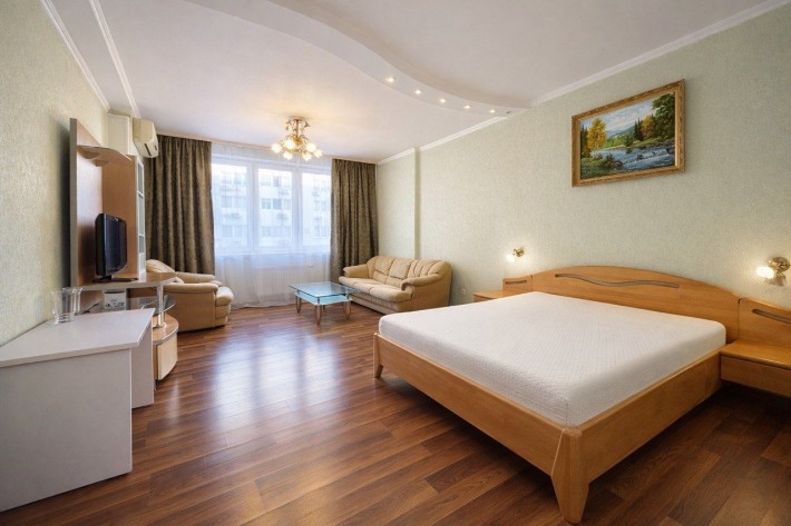 Оренда 1к=48 м² Окіпної, 4. Сучасний будинок. Метро Лівобережна 3 хв - фото 1