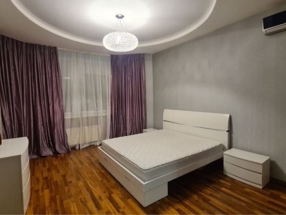 Оренда Юнацька 6 роздільні кімнати Парк Ленд Киев