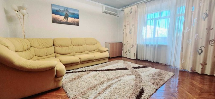 Простора двокімнатна квартира Малишка 29а - фото 1