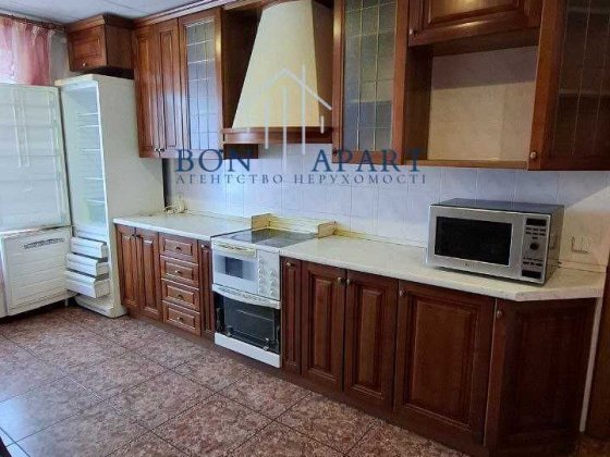 Оренда 3-х кімнатної квартири 90м біля метро Оболонь