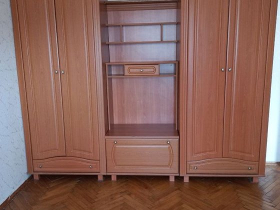 здам в оренду квартиру на ст. м. Чернігівська Киев