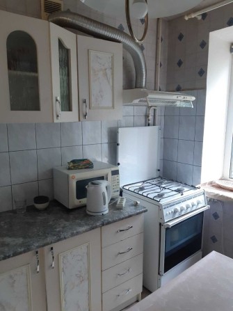 Без комісії! 1-кімнатна,Метро"Кловська",меблі,техніка,газ.Вікна в двір - фото 1