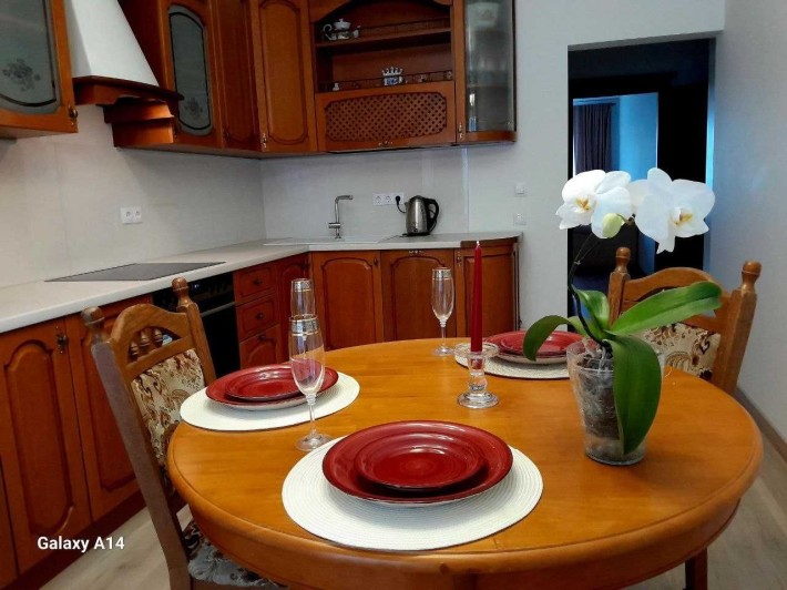 Здам в оренду 2к кв. з великою кухнею 17 кв.м. і двома санвузлами. ЖК Патріотика Асканія Гмирі 20 Ге - фото 1