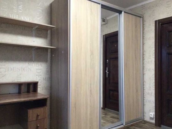 Здам 1-кімнатну квартиру біля метро (комунальна). Київ