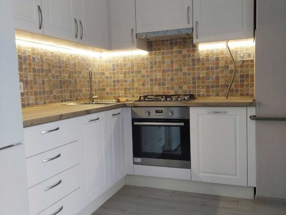 1к середній поверх ГАЗ автономне опалення Метро Лісова