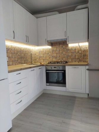 1к середній поверх ГАЗ автономне опалення Метро Лісова - фото 1