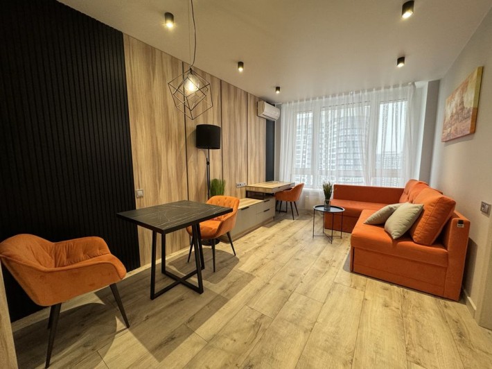 ЖК Славутич вул. Зарічна 2 стильна квартира на оренду - фото 1