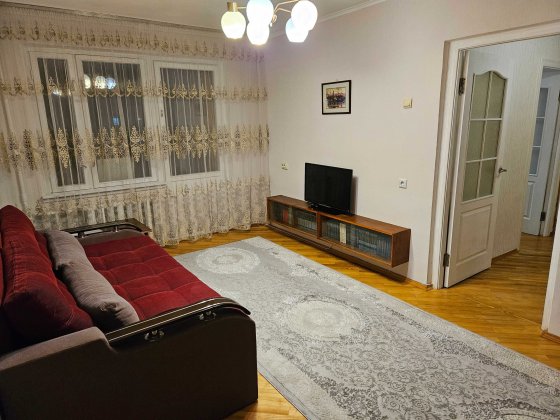 Двокімнатна квартира метро Чернігівська Киев