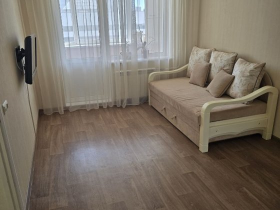 Лівобережна метро 5 хв,2 кімн кв. ремонт, сім'ї, комісія 25% Київ