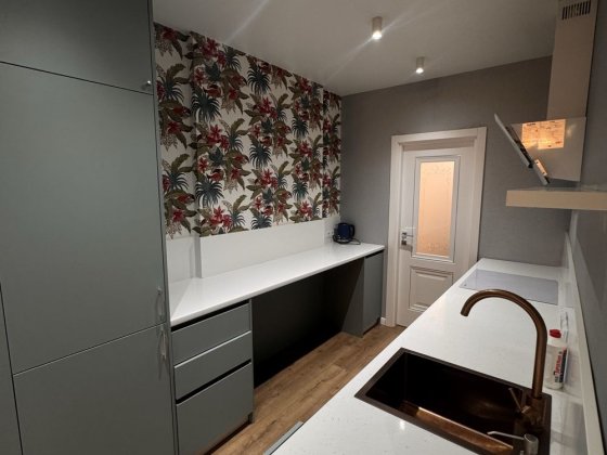 Здам 2-кім Дніпровський, Дарницька площа  провулок Лобачевського 7А Київ