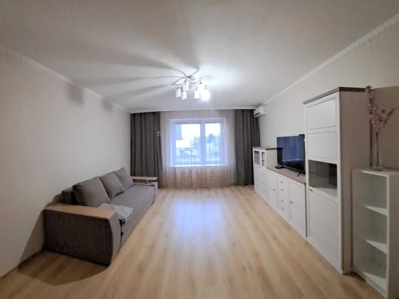 Оренда 3 кім. кв-рі 86м.кв. вул. Алматинська 39а