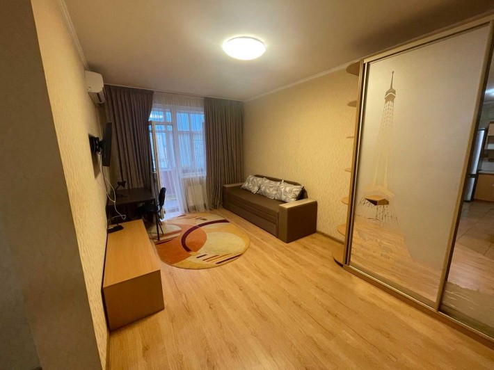 Оренда чудової 1-кім. квартири на Драгоманова, 40-З, метро Позняки 10 хвилин пішки. - фото 1