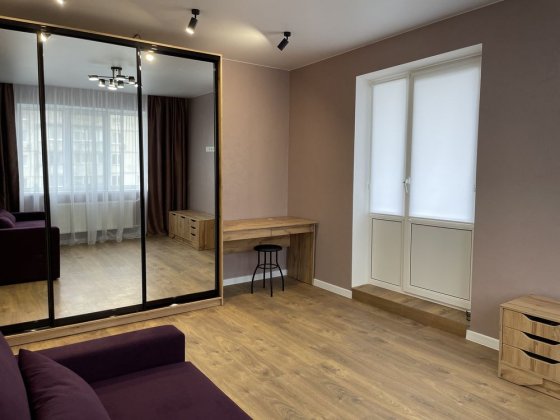 Оренда 1к квартири метро  Героїв Дніпра - 5 хв