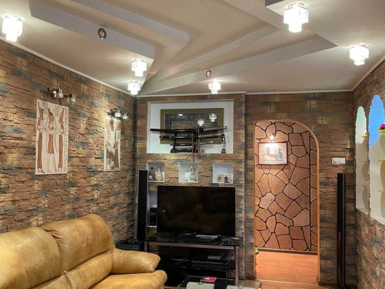 2х окрема із сауною. Метро Голосіївська - 50м. Газ.