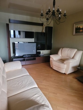 Комфортна стильна видова квартира - фото 1