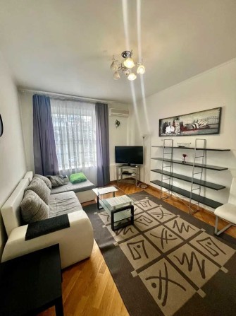 Актуальная аренда двухком. квартира с ремонтом в самом центре города - фото 1