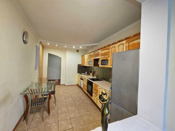 Дніпровська набережна 25.  Осокорки. " River Mall". Дніпро!