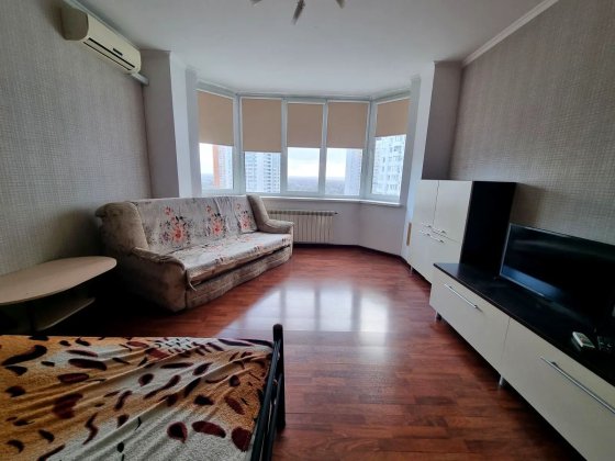 Оренда 1 к 46 кв.м  Осокорки проспект Бажана 14 Київ