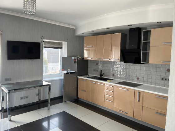 Оренда квартира в Голосіївському районі довгостроково три кімнати