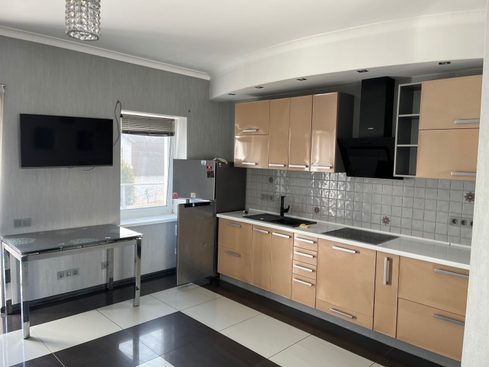 Оренда квартира в Голосіївському районі довгостроково три кімнати - фото 1