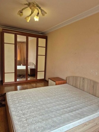 Оренда 2к. квартири біля ТЦ Рівер Молу, Урлівська/Ахматова - фото 1