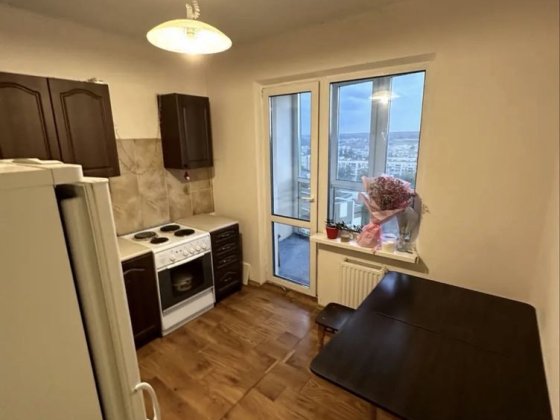 Оренад  2 кім  квартири Петра Калнишевського 14 Київ