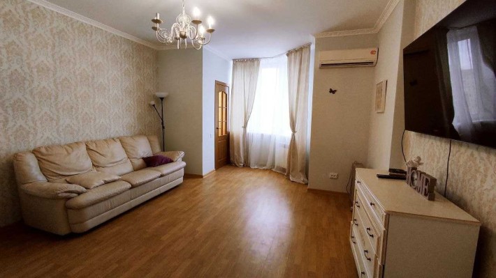 Оренда квартири Урлівська 21а поруч Рівер Молл - фото 1