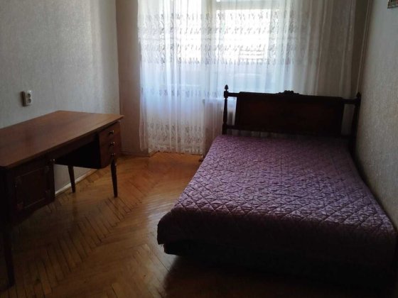 двокімнатна квартира , метро « Героїв Дніпра » 15хв.пішки