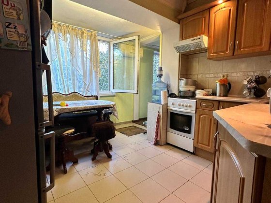 2к квартира, метро Чернігівська, Шалет 10