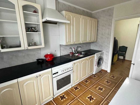 Оренда квартири 3кімн., вул.Шептицького 3-г (Луначарського) , метро Лівобережна