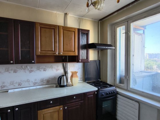 метро Дарниця.  10 хв.пішки. Киев