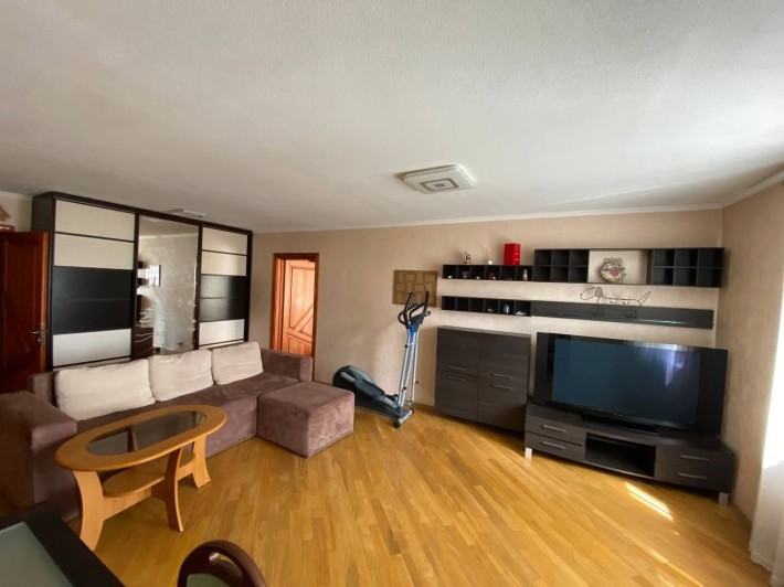 Ахматовой 5. Газ, опалення завжди! 2к кв. Студія + спальня. - фото 1