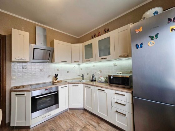 Оренда двокімнатної квартири 75m2 | окремі кімнати |м| Мінська