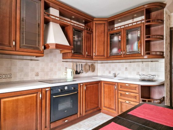 Оренда 2-х кімн квартири з інвертором по вул.Срібнокільська,20 з травня від власника