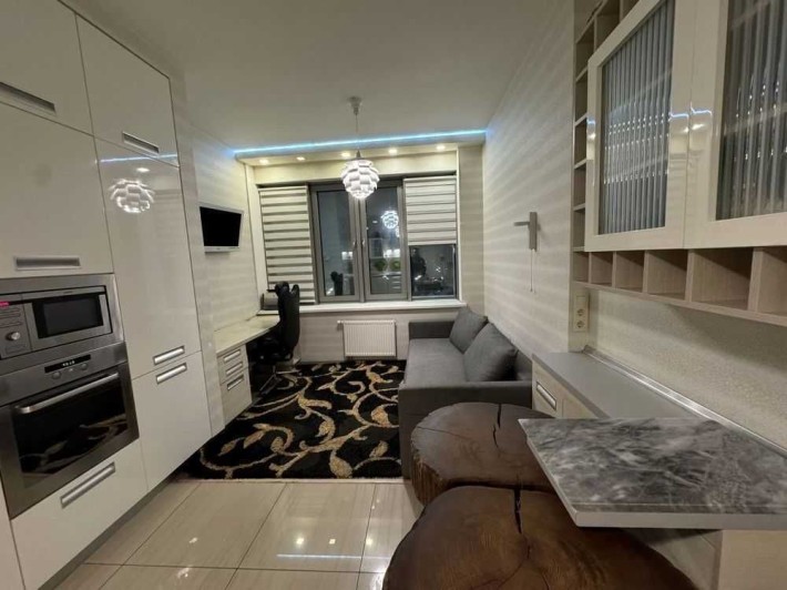 Оренда 2-кімнатної квартири на Дніпровській набережній буд.14 - фото 1