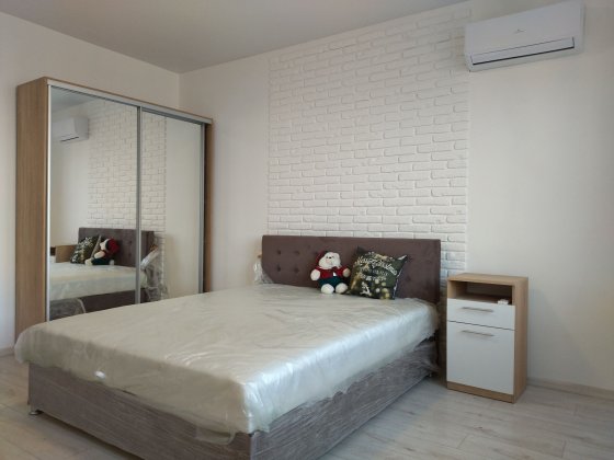 Здам 1 к кв метро Чернігівська пішки 3 хв Проспект Краківская 27а Київ