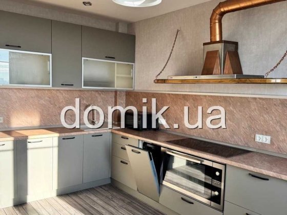 Здається 1 кімнатна 52 м-євродвушка Макіївська 8 Киев