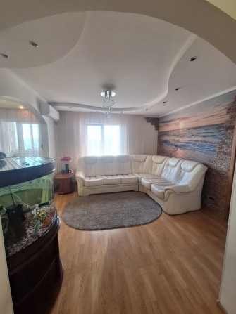 Пропонується  в оренду 3-х кімнатна  по вул. Харківське шосе, 56 - фото 1