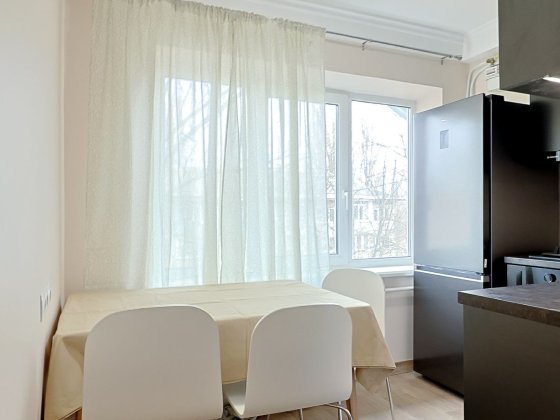 1-на на Нивках, Салютна 27а, ВЛАСНИК Київ