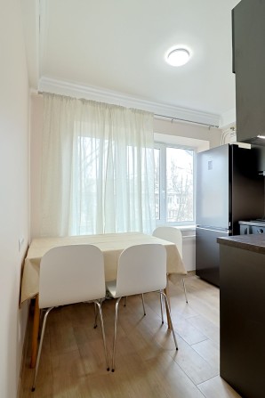 1-на на Нивках, Салютна 27а, ВЛАСНИК - фото 1