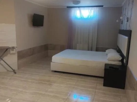 Здається квартира у приватному будинку біля метро Лівобережна Киев