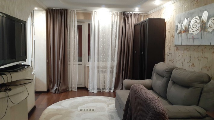 Двокімнатна на Воскресенці по вул. Ірини Бекешкіної. - фото 1