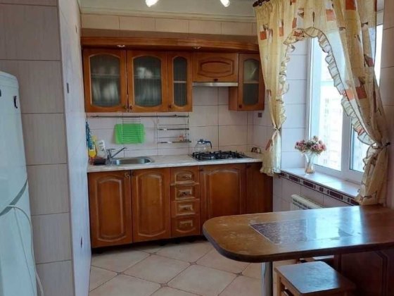 Здаємо 3-у студію.ст.Лівобережна,вул.Р.Окіпної 9 Київ