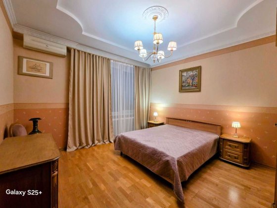 Оренда  2х к на Печерську вул. Князів Острозьких 46/2. Київ